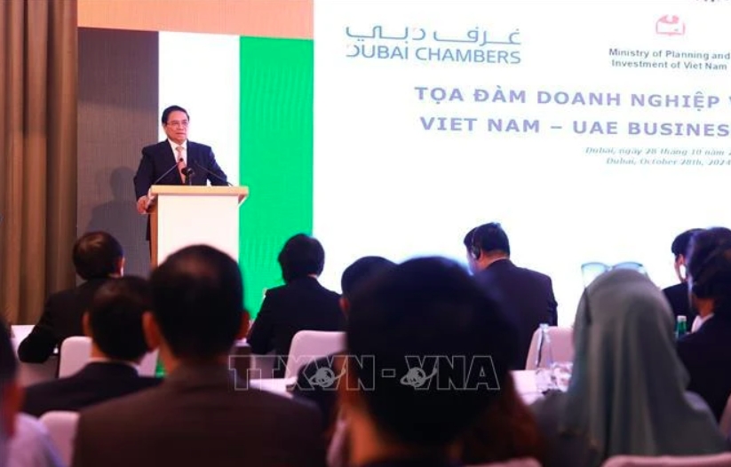 PM pushes for stronger Vietnam-UAE economic ties at business roundtable